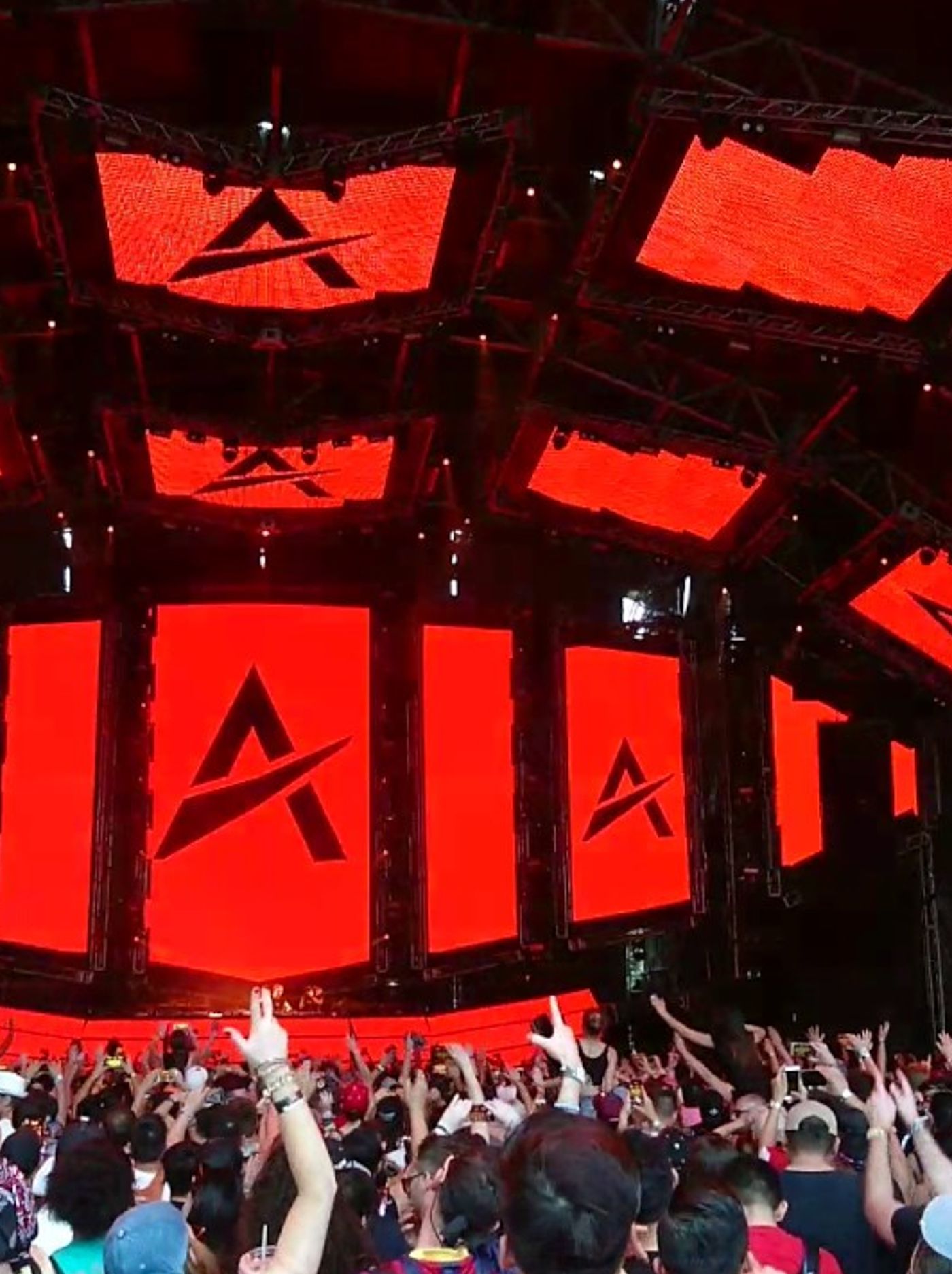 Ultra Music Festival Miami 2017 Day 3 Andrew Rayel* episode artwork