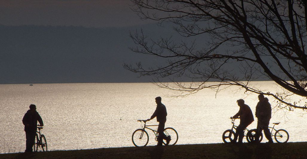 Super Dark Times (2017)